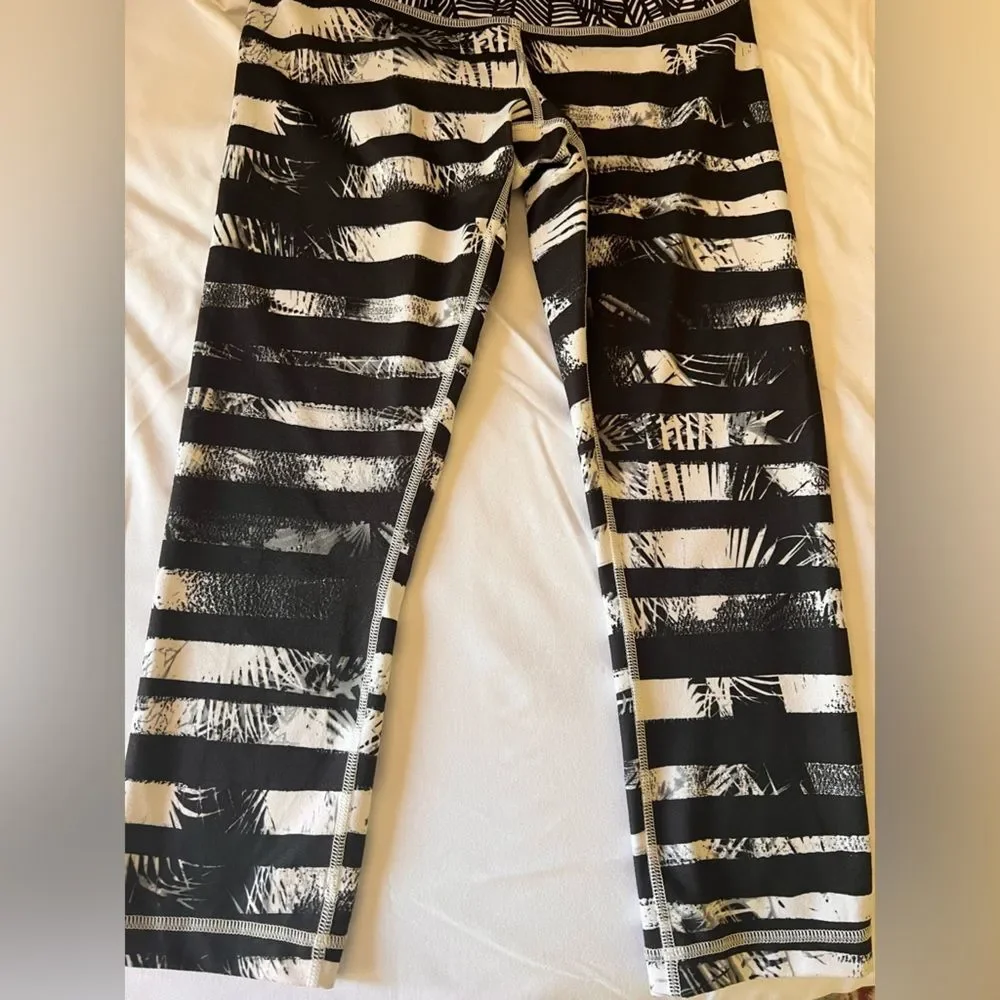 Lululemon Athletica Black White Capri Leggings athleisure athletic summer